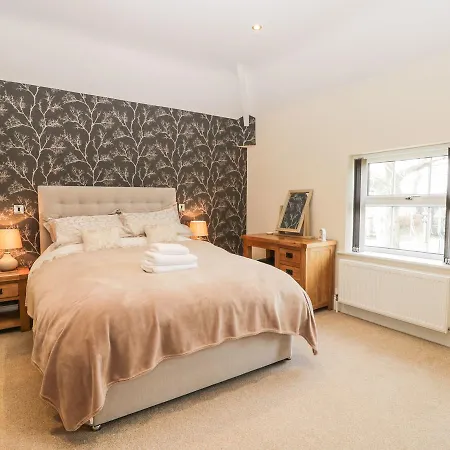 2d Lowdale Lane * Sleights